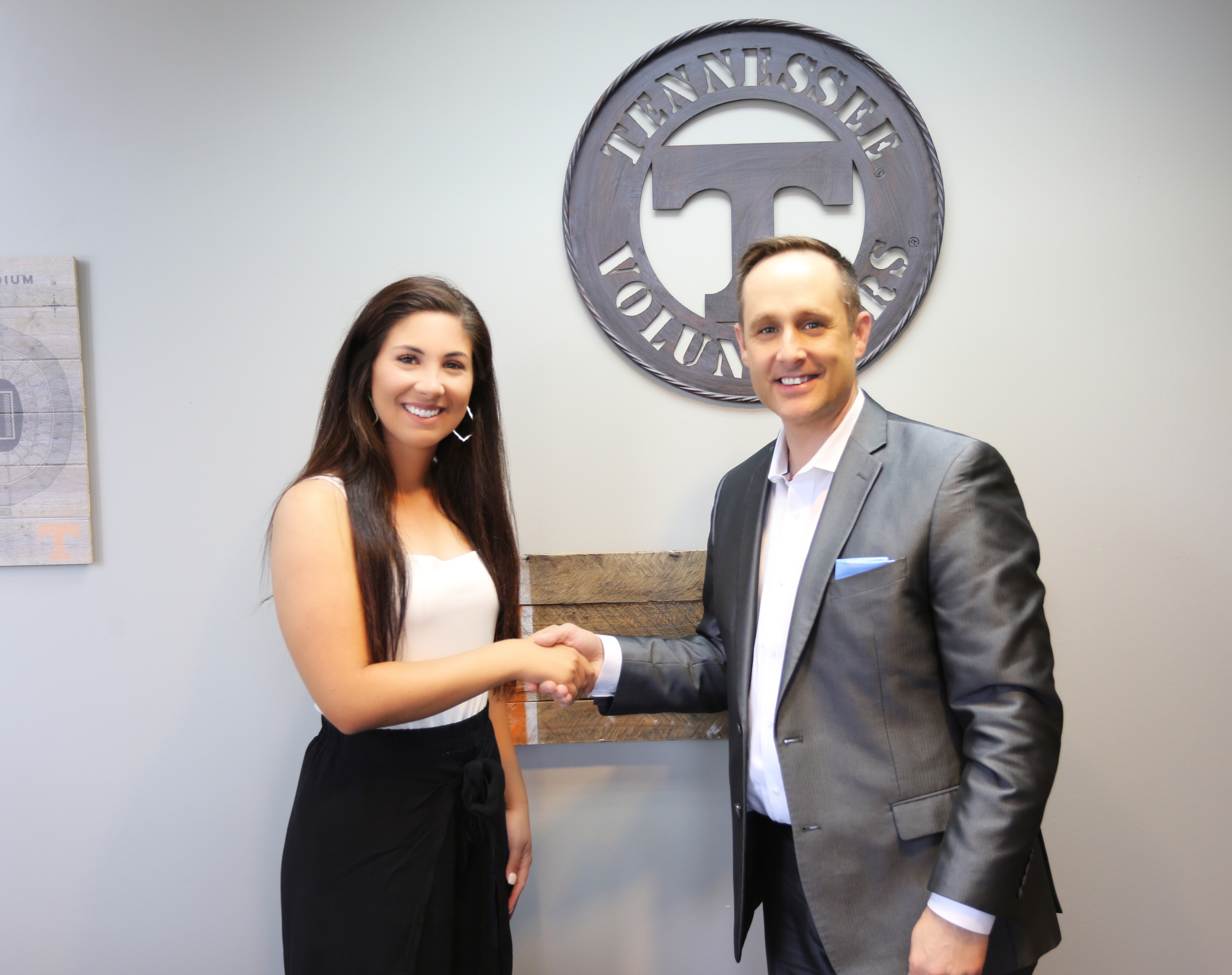 MORTGAGE INVESTORS GROUP PARTNERS WITH LOCAL PRO GOLFER SOPHIA SCHUBERT